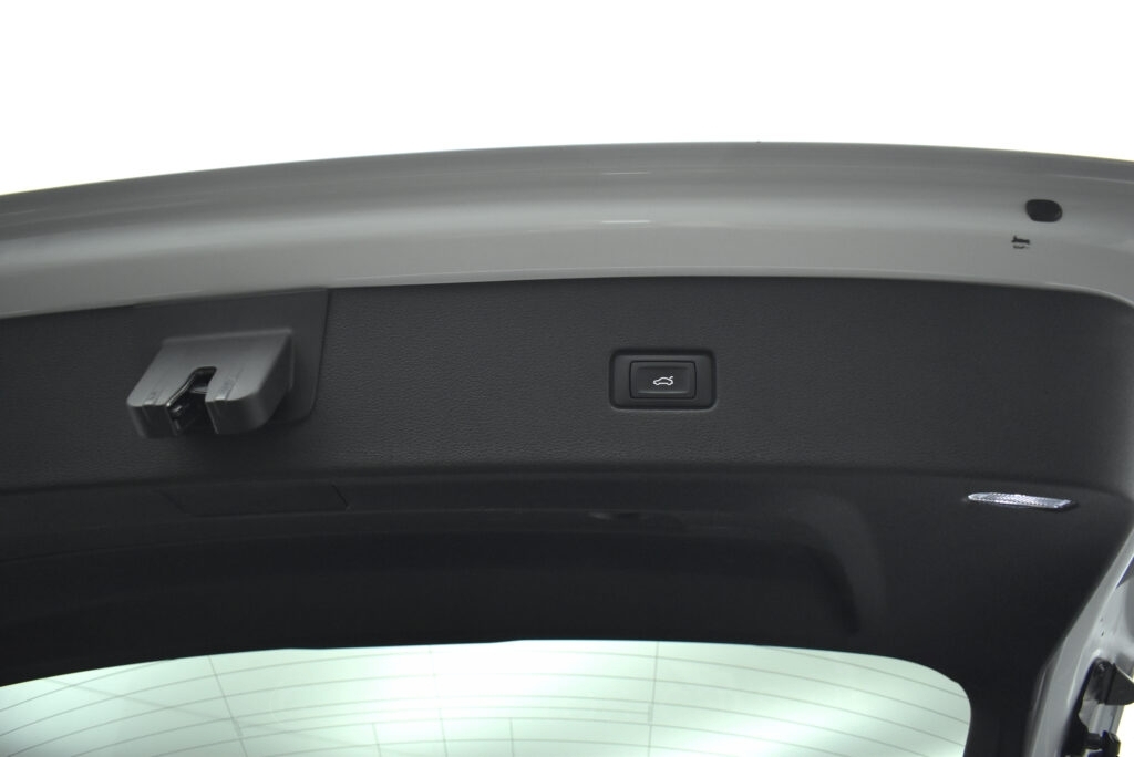 Audi Q8 - 55 TFSIe Quattro Tiptronic Plug-in Hybrid Black Look Packet