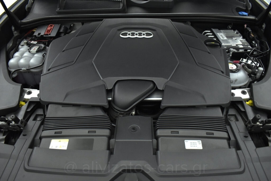 Audi Q8 - 55 TFSIe Quattro Tiptronic Plug-in Hybrid Black Look Packet
