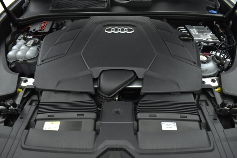 Audi Q8 - 55 TFSIe Quattro Tiptronic Plug-in Hybrid Black Look Packet