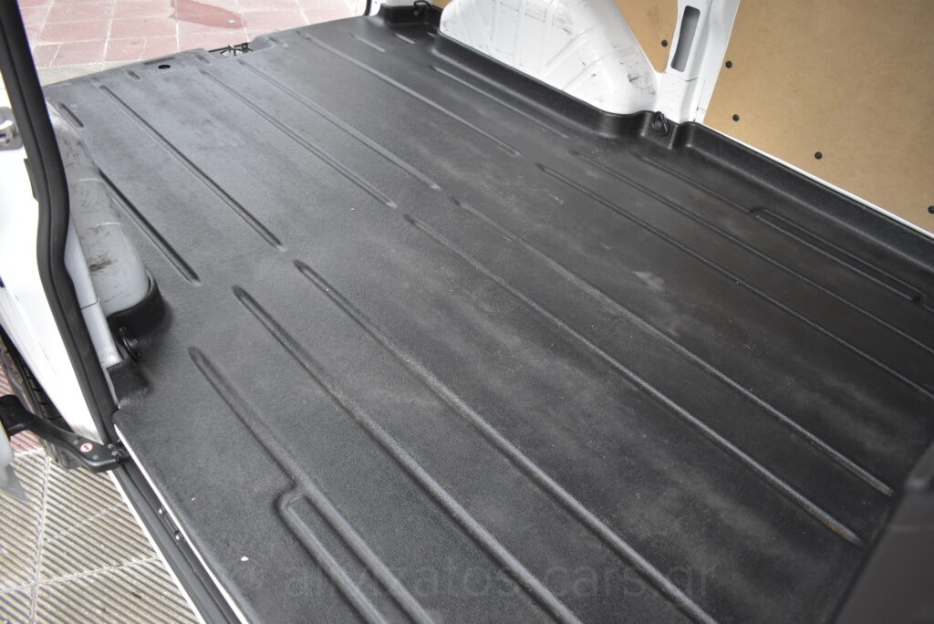 Ford Transit Custom (Αντιγραφή) - TDi 300 Trend 130hp 3Seats Navi Full Led