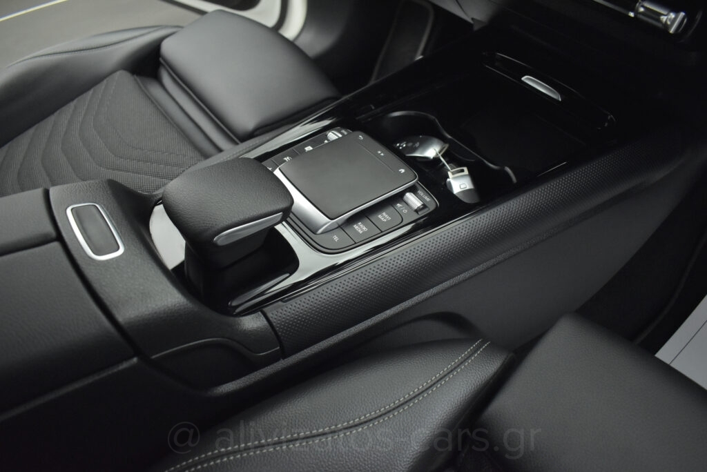 Mercedes-Benz B 180d - 1.3 e Plug-in 8G-DCT Style 218hp Camera