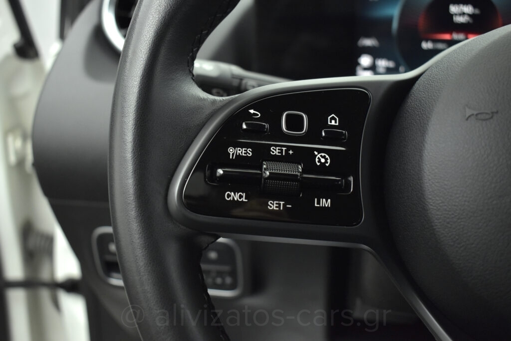 Mercedes-Benz B 180d - 1.3 e Plug-in 8G-DCT Style 218hp Camera