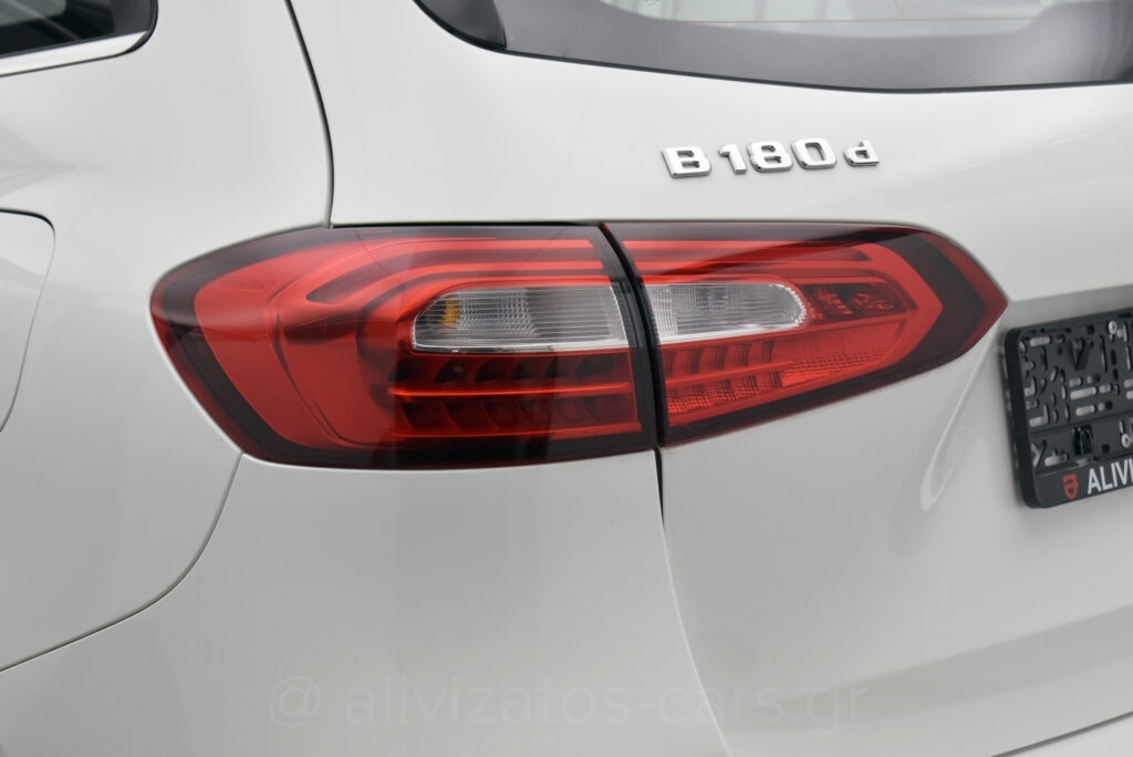 Mercedes-Benz B 180d - 1.3 e Plug-in 8G-DCT Style 218hp Camera