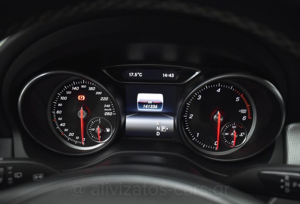 MERCEDES GLA 180 - 1.5 Urban Editiom Automatic Facelift