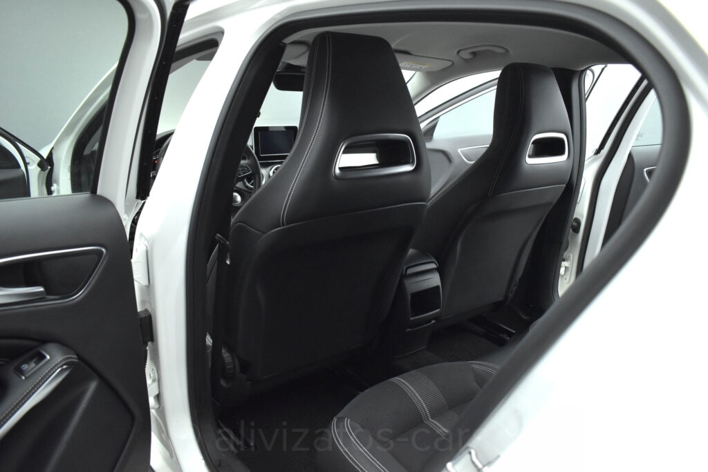 MERCEDES GLA 180 - 1.5 Urban Editiom Automatic Facelift