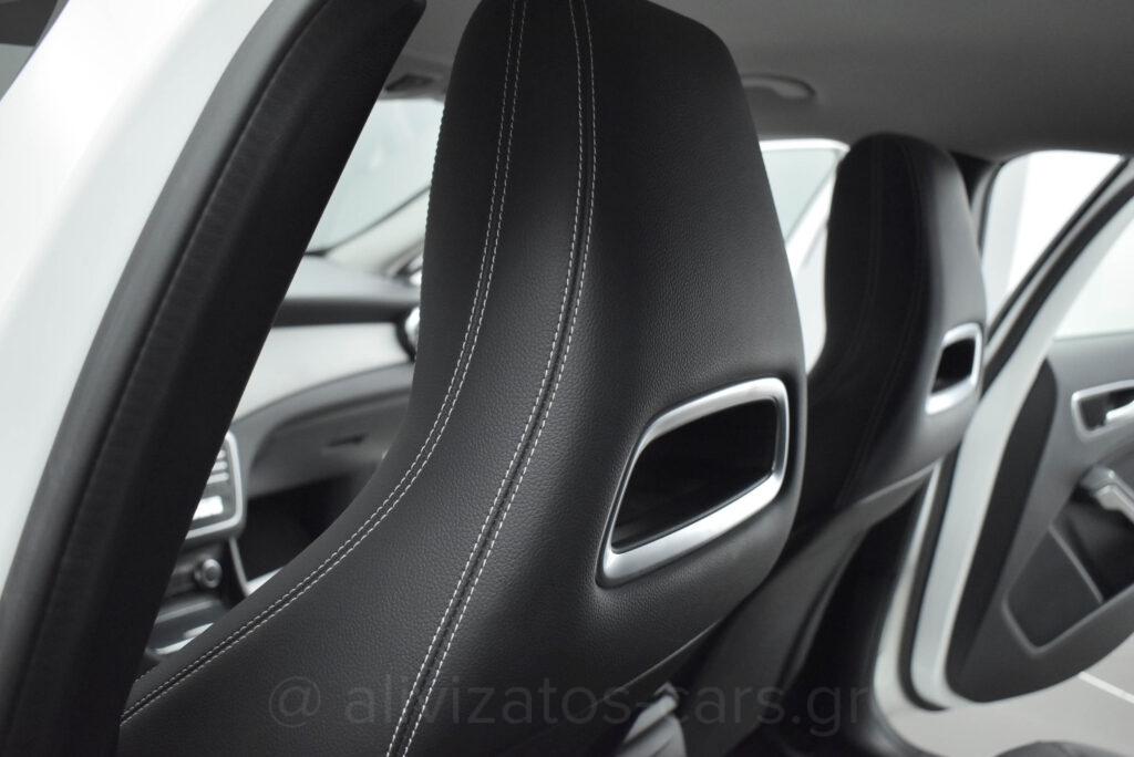 MERCEDES GLA 180 - 1.5 Urban Editiom Automatic Facelift