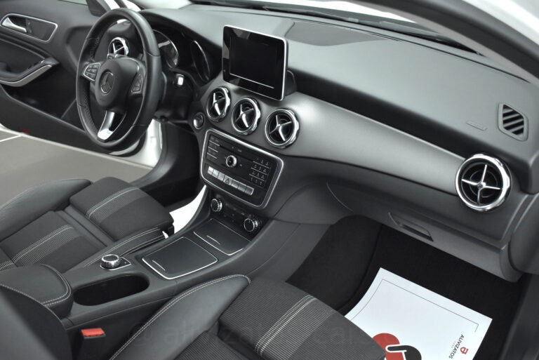 MERCEDES GLA 180 - 1.5 Urban Editiom Automatic Facelift