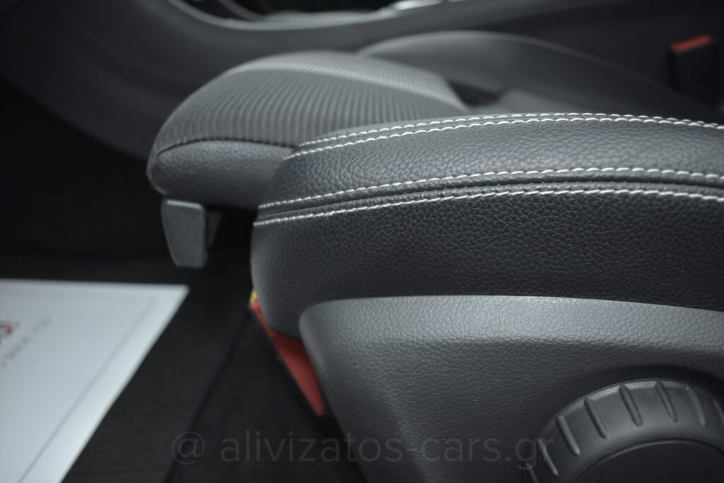 MERCEDES GLA 180 - 1.5 Urban Editiom Automatic Facelift