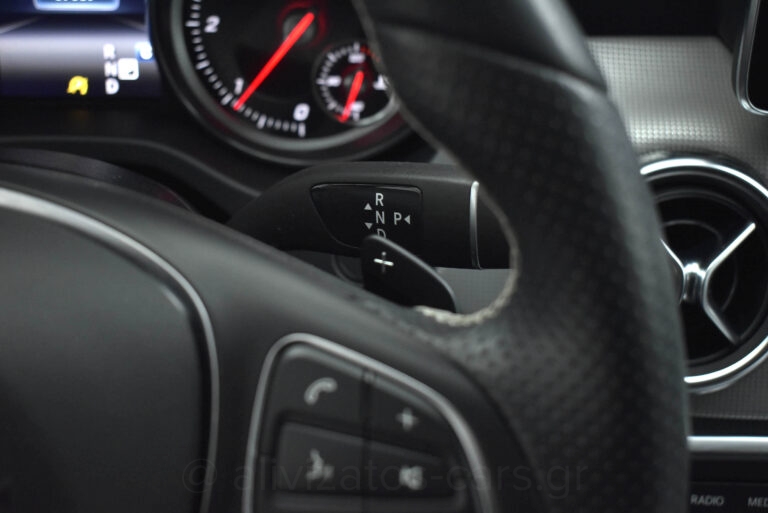 MERCEDES GLA 180 - 1.5 Urban Editiom Automatic Facelift