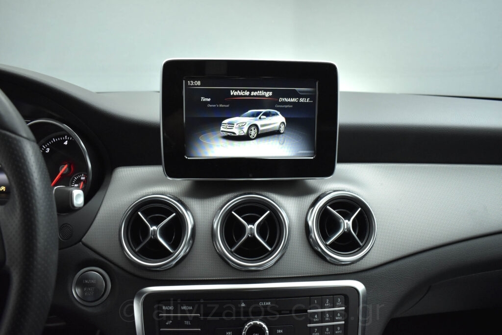 MERCEDES GLA 180 - 1.5 Urban Editiom Automatic Facelift