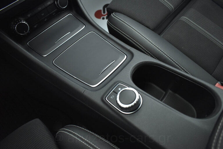 MERCEDES GLA 180 - 1.5 Urban Editiom Automatic Facelift