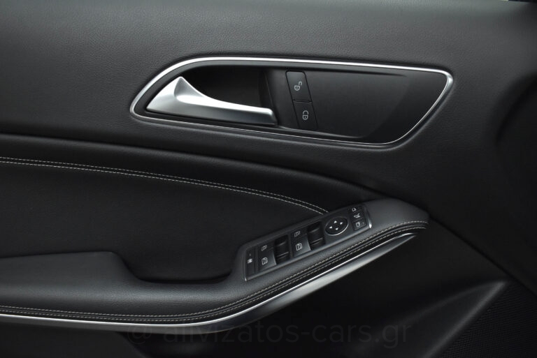 MERCEDES GLA 180 - 1.5 Urban Editiom Automatic Facelift