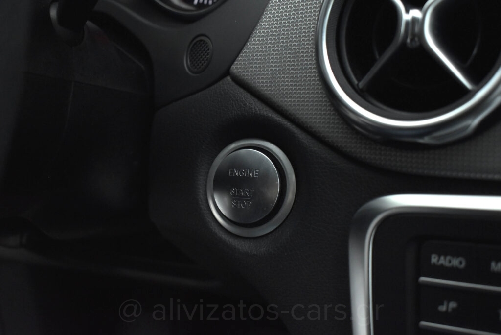 MERCEDES GLA 180 - 1.5 Urban Editiom Automatic Facelift