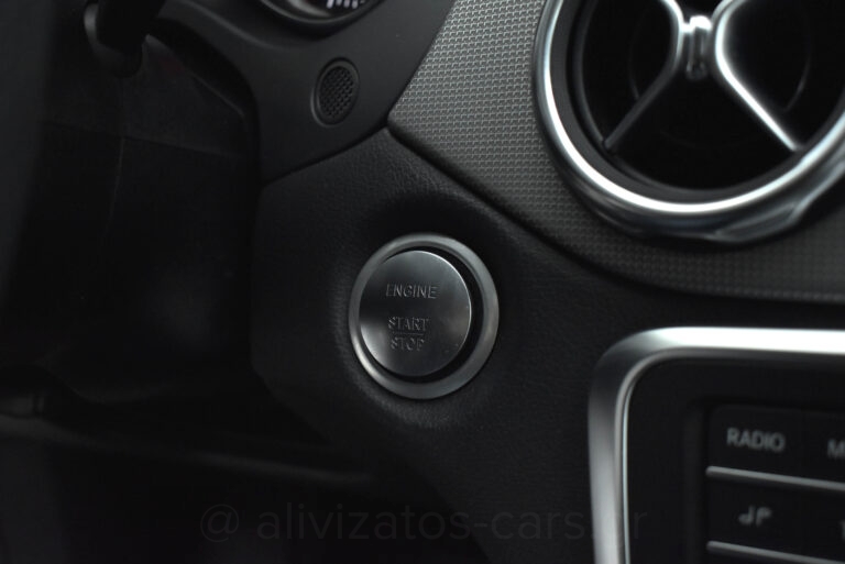 MERCEDES GLA 180 - 1.5 Urban Editiom Automatic Facelift