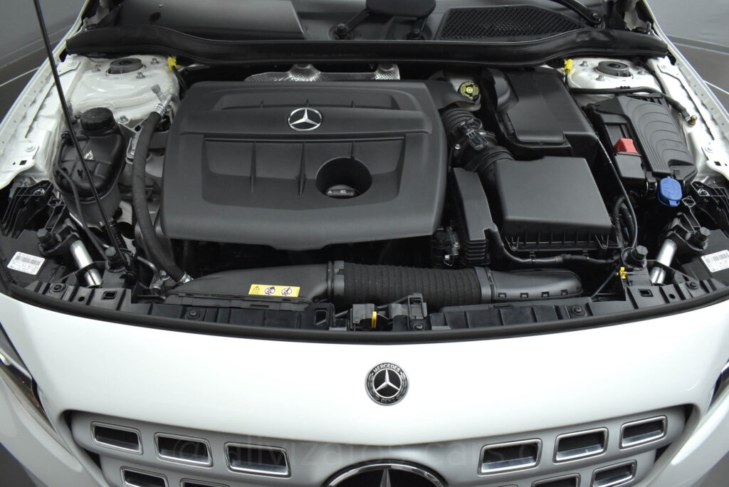 MERCEDES GLA 180 - 1.5 Urban Editiom Automatic Facelift