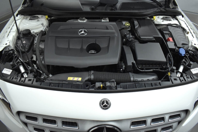 MERCEDES GLA 180 - 1.5 Urban Editiom Automatic Facelift