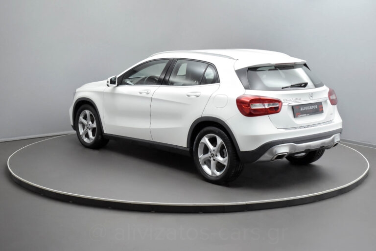 MERCEDES GLA 180 - 1.5 Urban Editiom Automatic Facelift