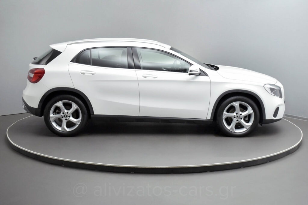 MERCEDES GLA 180 - 1.5 Urban Editiom Automatic Facelift