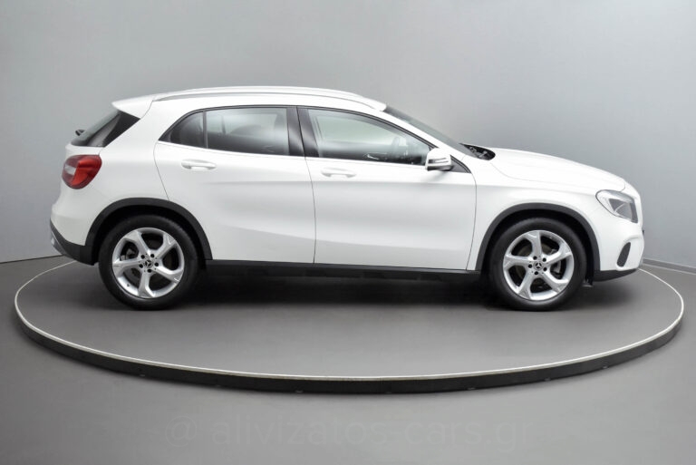 MERCEDES GLA 180 - 1.5 Urban Editiom Automatic Facelift