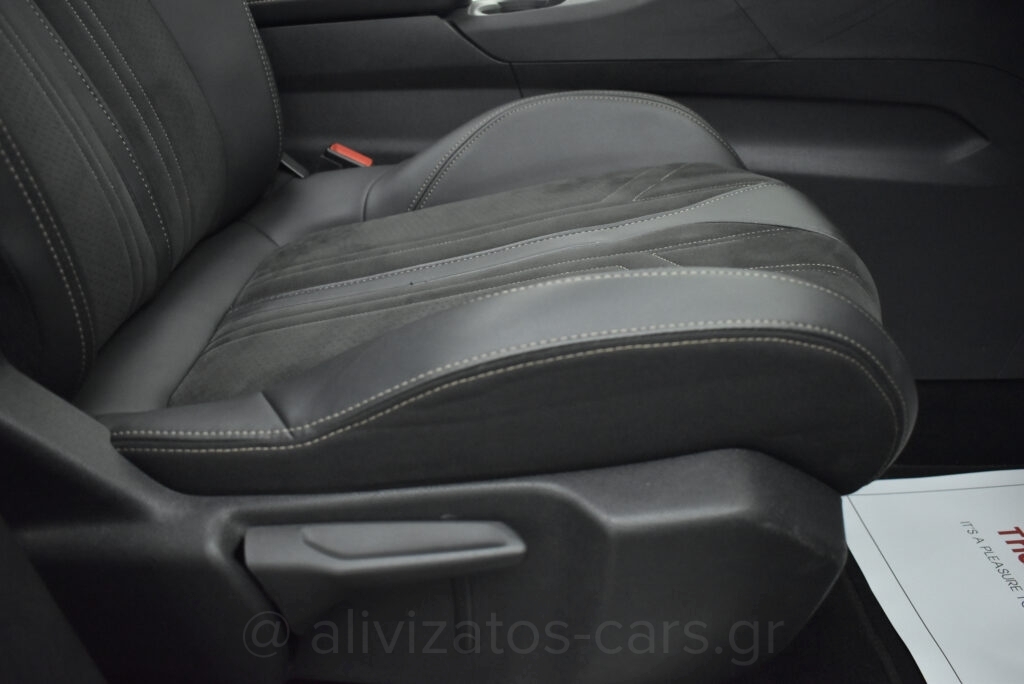 Peugeot 5008 - GT Line Panorαma Alcantara Leather 7Seats 130hp