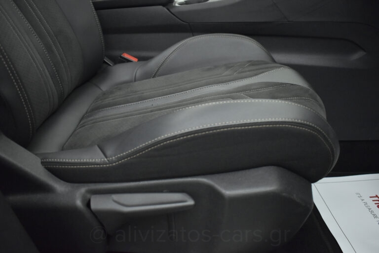 Peugeot 5008 - GT Line Panorαma Alcantara Leather 7Seats 130hp