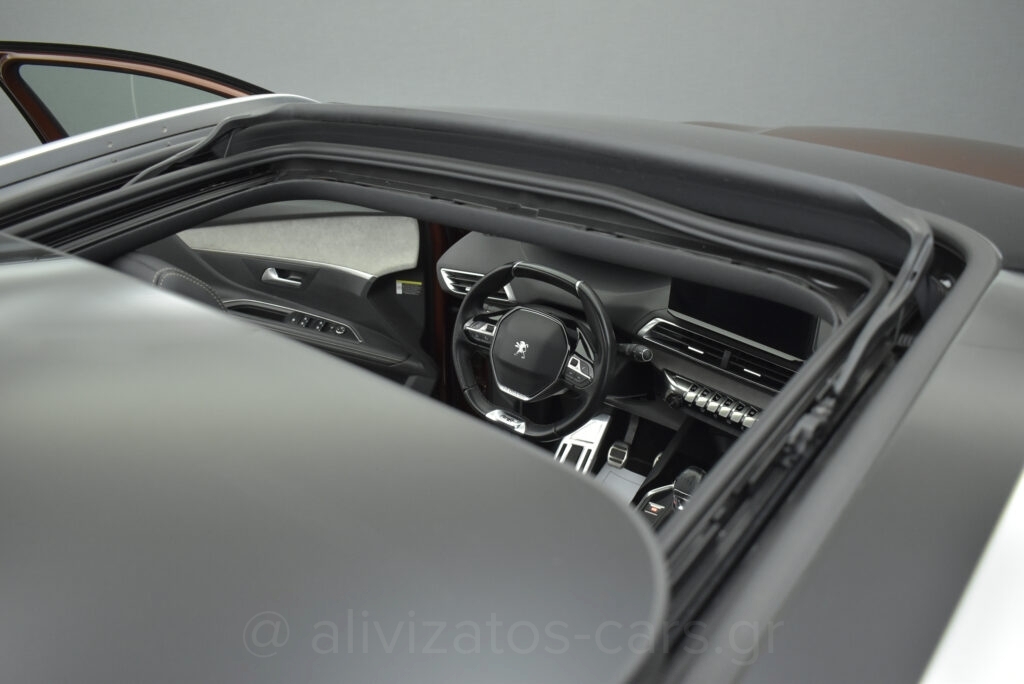 Peugeot 5008 - GT Line Panorαma Alcantara Leather 7Seats 130hp