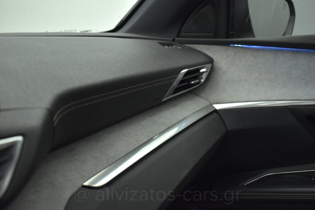 Peugeot 5008 - GT Line Panorαma Alcantara Leather 7Seats 130hp