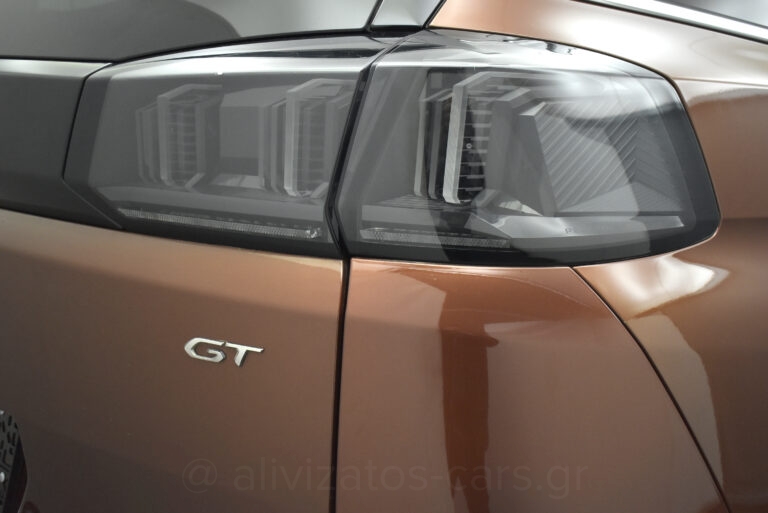 Peugeot 5008 - GT Line Panorαma Alcantara Leather 7Seats 130hp