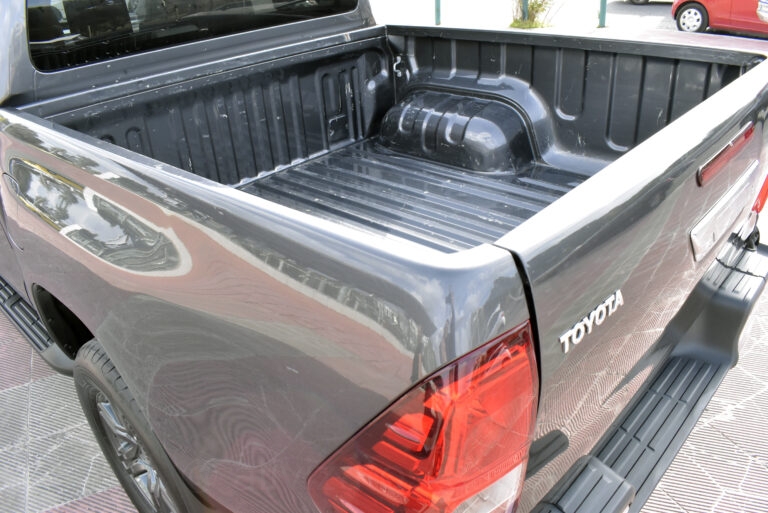 Toyota Hilux - 2.4 Double Cab 4x4 Cruiser Automatic Camera