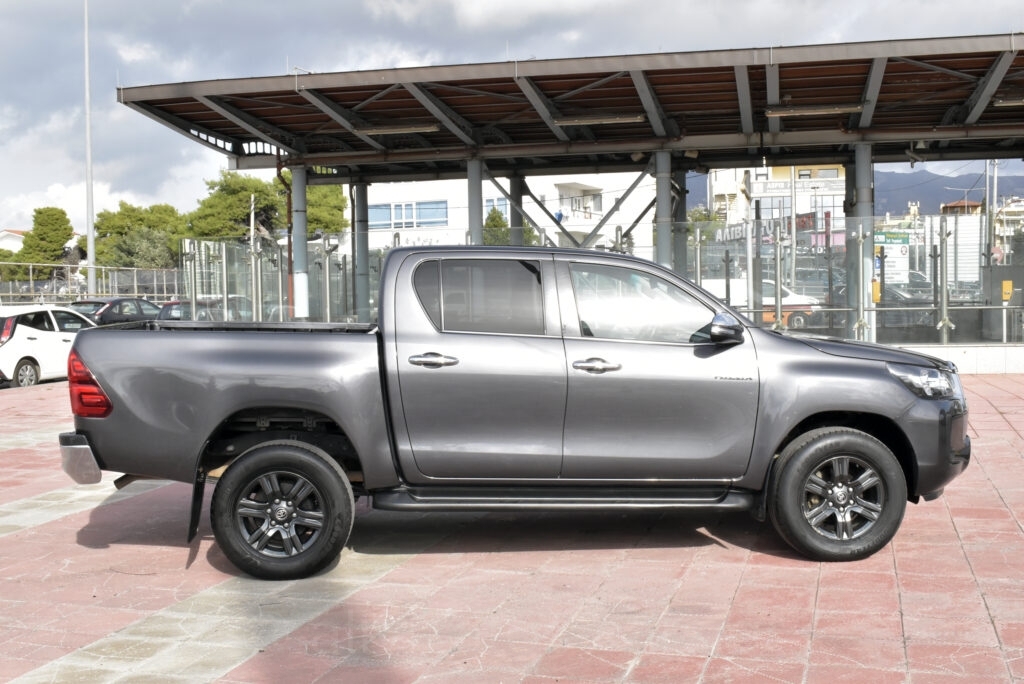 Toyota Hilux - 2.4 Double Cab 4x4 Cruiser Automatic Camera