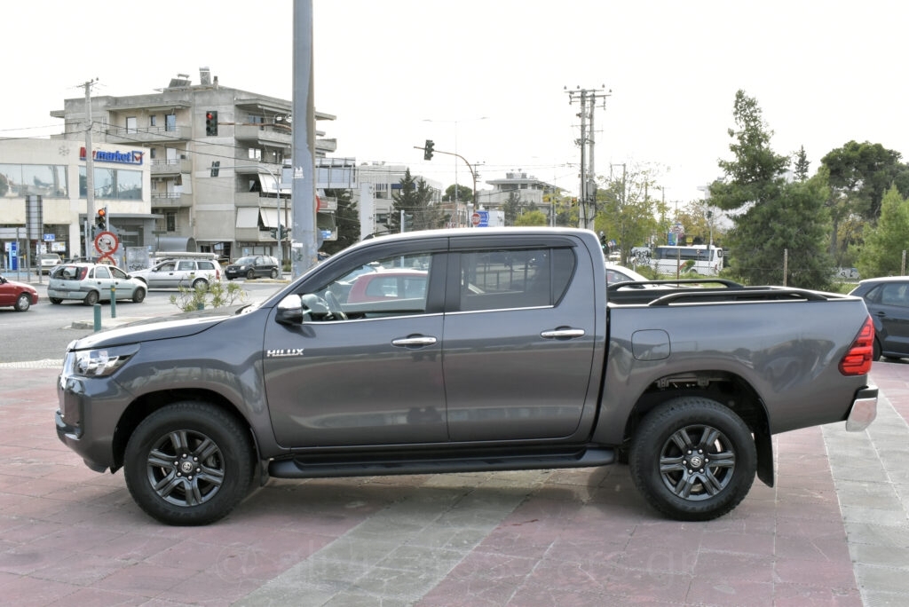 Toyota Hilux - 2.4 Double Cab 4x4 Cruiser Automatic Camera