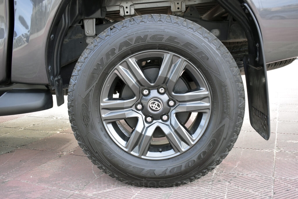 Toyota Hilux - 2.4 Double Cab 4x4 Cruiser Automatic Camera