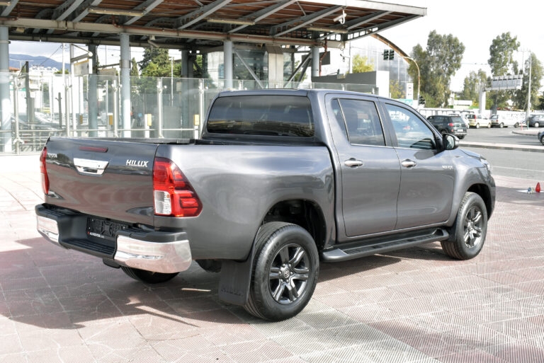 Toyota Hilux - 2.4 Double Cab 4x4 Cruiser Automatic Camera