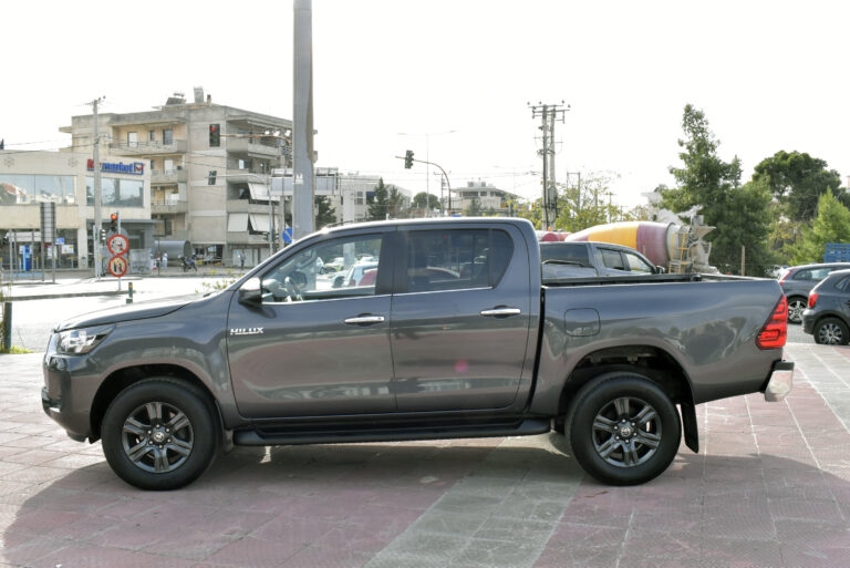 Toyota Hilux - 2.4 Double Cab 4x4 Cruiser Automatic Camera