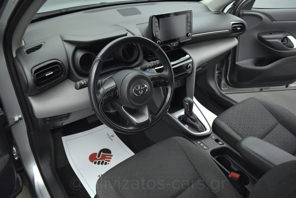 Toyota Yaris Cross - 1.5 Hybrid E-CVT Dynamic +Navigation