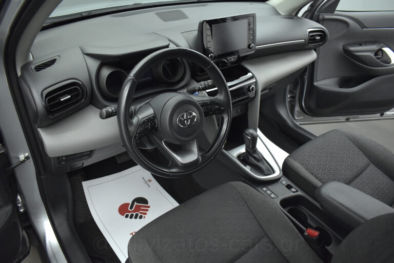 Toyota Yaris Cross - 1.5 Hybrid E-CVT Dynamic +Navigation