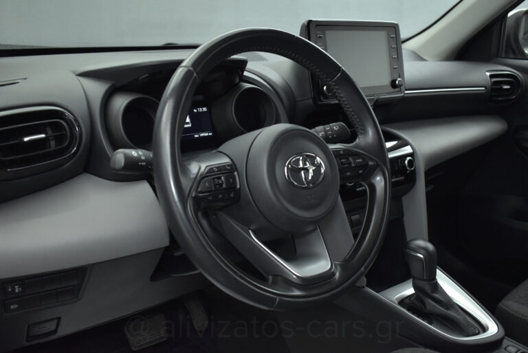 Toyota Yaris Cross - 1.5 Hybrid E-CVT Dynamic +Navigation