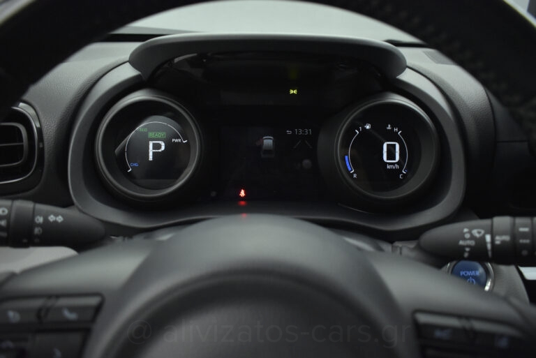 Toyota Yaris Cross - 1.5 Hybrid E-CVT Dynamic +Navigation