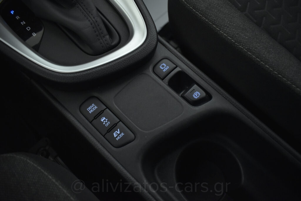 Toyota Yaris Cross - 1.5 Hybrid E-CVT Dynamic +Navigation