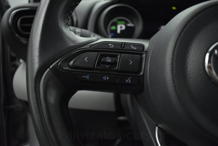 Toyota Yaris Cross - 1.5 Hybrid E-CVT Dynamic +Navigation