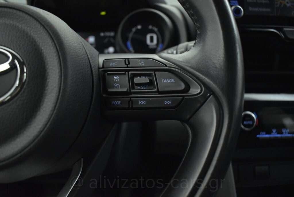 Toyota Yaris Cross - 1.5 Hybrid E-CVT Dynamic +Navigation