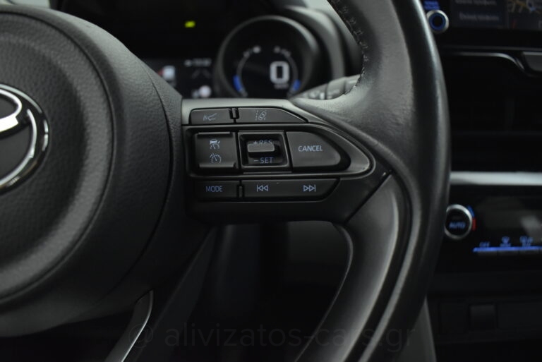 Toyota Yaris Cross - 1.5 Hybrid E-CVT Dynamic +Navigation