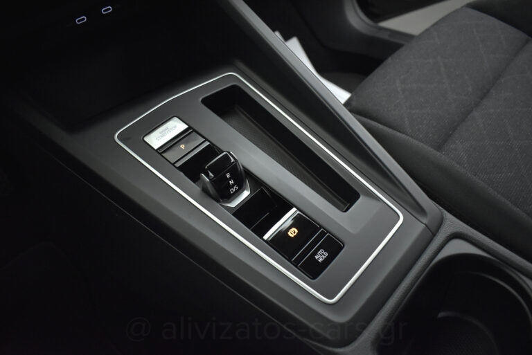 Volkswagen Golf - 1.5 eTsi DSG Life 150hp Hybrid