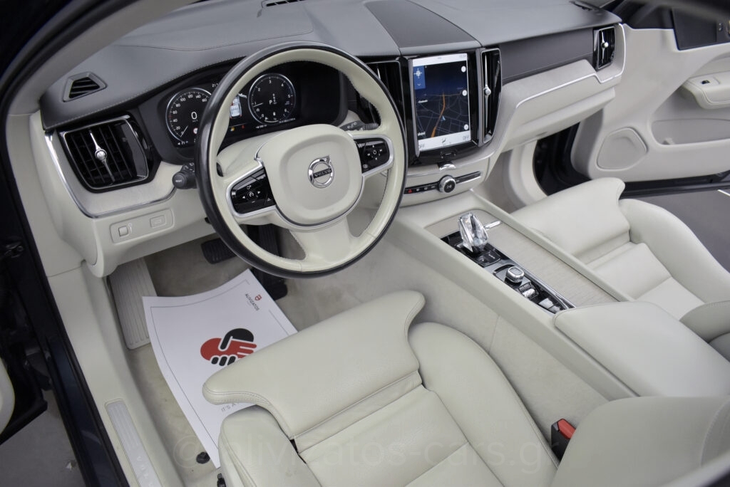 Volvo XC 60 -  B5 MHEV INSCRIPTION PANORAMA AWD 235hp