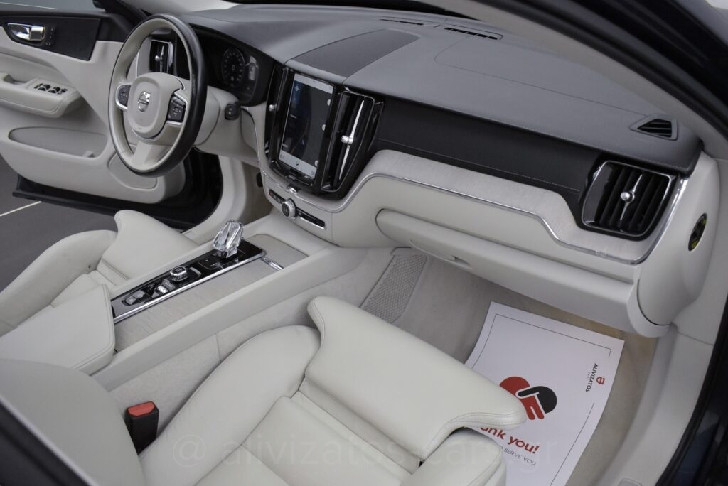 Volvo XC 60 -  B5 MHEV INSCRIPTION PANORAMA AWD 235hp