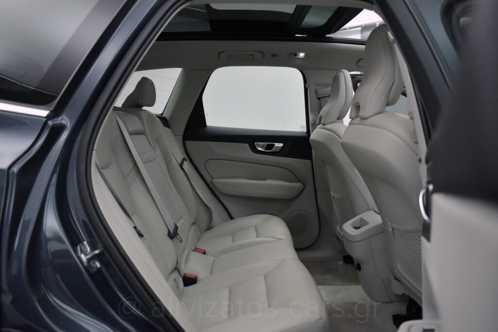 Volvo XC 60 -  B5 MHEV INSCRIPTION PANORAMA AWD 235hp