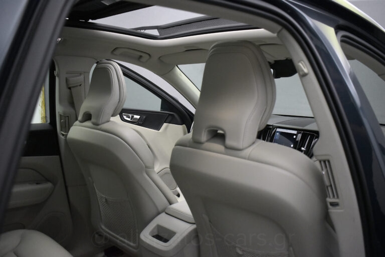 Volvo XC 60 -  B5 MHEV INSCRIPTION PANORAMA AWD 235hp