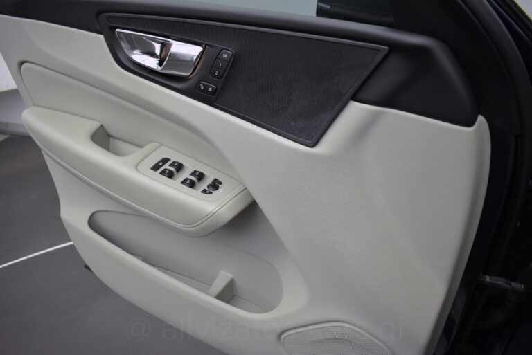 Volvo XC 60 -  B5 MHEV INSCRIPTION PANORAMA AWD 235hp