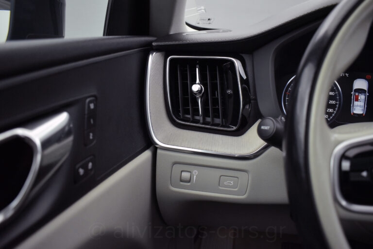 Volvo XC 60 -  B5 MHEV INSCRIPTION PANORAMA AWD 235hp