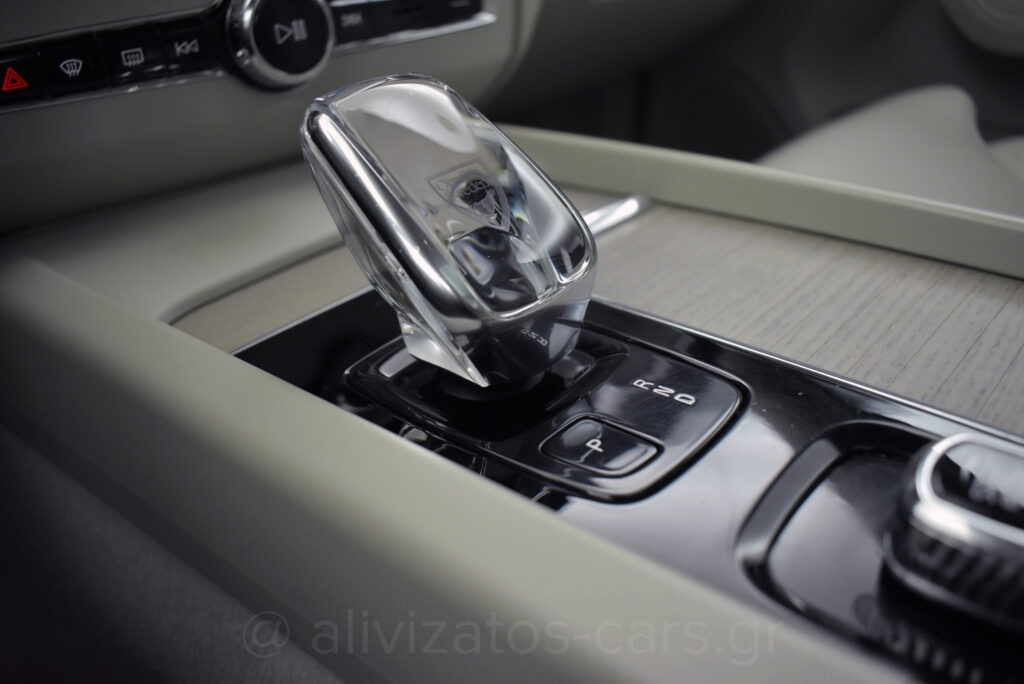 Volvo XC 60 -  B5 MHEV INSCRIPTION PANORAMA AWD 235hp